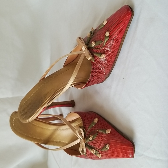 Designer Pump - Picture 3 of 10